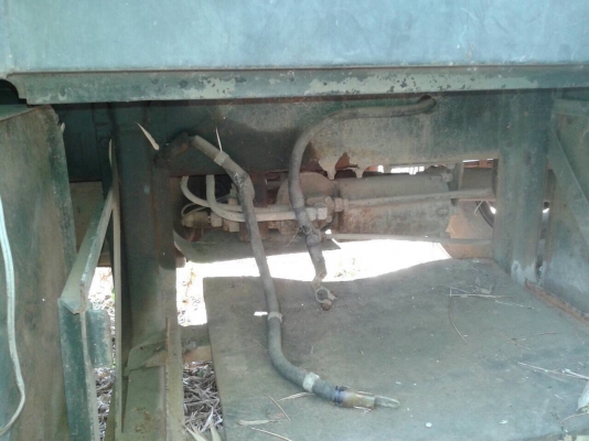 ขายรถ 10 ล้อ 3 เพลา มีวินหน้าด้วย คัสซีสวยจัดตลอดเส้น เครื่องคัมมินส์ ยางเรเดียลเต็มทั้ง 10 เส้น ชุดโอนครบ ราคาต่อรองได้ถ้าจะซื้อ