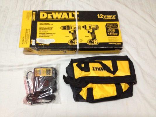 ชุดสว่านไร้สาย,สว่านไขควง DeWALT DCK211S2 ไฟ12โวลท์พร้อมแท่นชาร์จแบ็ตลิเทียม2ก้อนและกระเป๋า