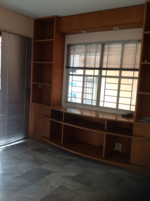 ขายทาวน์เฮ้าส์หลังมุม ม.บุศรินทร์ เทพารักษ์ 36 ตรว.พร้อมอยู่