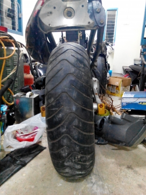 DUCATI เอาไว้ทำซากอะไหล่ ราคา 17000 บาท สนใจติดต่อ