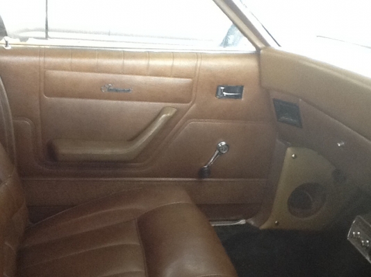 ขายครับfordเครื่องเปลี่ยนใหม่ใบคลุมเครื่องพร้อมทะเบียนแจ้งจอดเอกชุดโอนพร้อมห้องเก๋งหน้าเดิมๆๆแอร์หนาวสำหรับคนชอบของแปลกหายากมาก