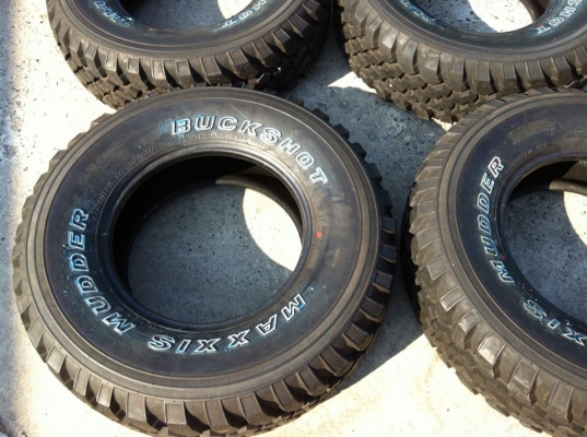 ยางมือ2 Mud-terrain ขนาด 265 75 r16 ปี14 ตุ่มหน้ายางอยู่ครบ