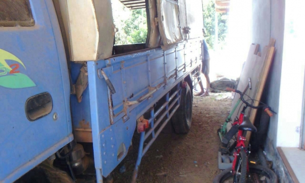 หกล้อ อีซูซุ NKR130โบว์ ปี46 สภาพดีบางเดิมทั้งคัน รถวิ่งงานตลอดแต่คอยได้ใช้ ทะเบียนพร้อมโอน