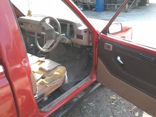 ขายด่วนครับ รถกระบะ DATSAN 720 4ขอ 1600 CC. รถพร้อมใช้ครับ