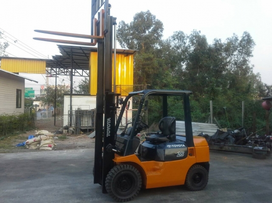 TOYOTA 7FD25 ขนาด2.5ตัน เสาสูง3เมตร เกียร์ออร์โต้ เครื่องยนต์ดีเซล2Z ยางตัน4เส้น รับประกันเครื่องเกียร์3เดือน ราคาต่อรองได้ รถพร้อมใช้งานได้เลย