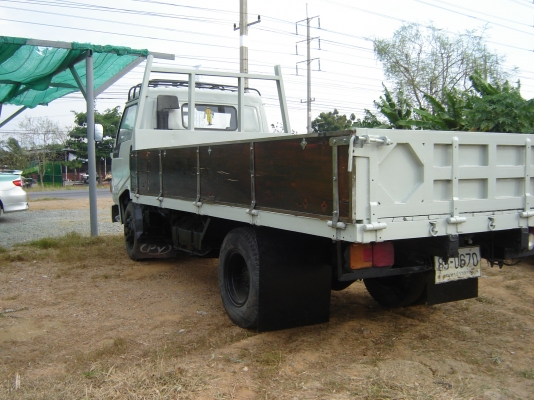 ขายหกล้อ 120 แรง ยาว 4.50 ราคา 380000  บาท โทร 0843376760