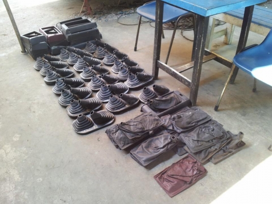 ขายชุดครอบคันเกียร์ถุงเกียร์ยางหุ้มคันเกียร์ m/t 106/130 4wd