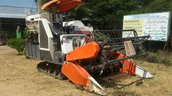 ขายรถเกี่ยวข้าว KUBOTA DC60 สภาพสวยพร้อมใช้งาน เครื่องดี ช่วงล่างแน่น ทำงานเร็ว สนใจโทร 090-8588220คุณนะ ID:narong498 หรือ www.truck.in.th/498 หรือfb:ณรงค์ ซื้อขายรถมือสอง (เว็บไซต์ส่วนตัว)