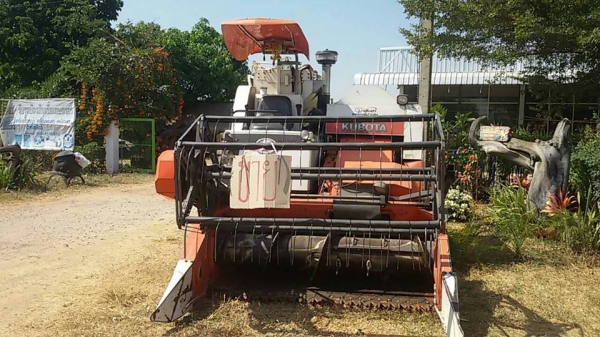 ขายรถเกี่ยวข้าว KUBOTA DC60 สภาพสวยพร้อมใช้งาน เครื่องดี ช่วงล่างแน่น ทำงานเร็ว สนใจโทร 090-8588220คุณนะ ID:narong498 หรือ www.truck.in.th/498 หรือfb:ณรงค์ ซื้อขายรถมือสอง (เว็บไซต์ส่วนตัว)