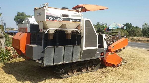 ขายรถเกี่ยวข้าว KUBOTA DC60 สภาพสวยพร้อมใช้งาน เครื่องดี ช่วงล่างแน่น ทำงานเร็ว สนใจโทร 090-8588220คุณนะ ID:narong498 หรือ www.truck.in.th/498 หรือfb:ณรงค์ ซื้อขายรถมือสอง (เว็บไซต์ส่วนตัว)