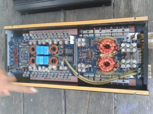 ขายพาวเวอร์  คลาส  D  แรงๆ  ครับ