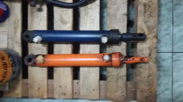 ขายกระปอกไฮโดรลิก 2ตัว