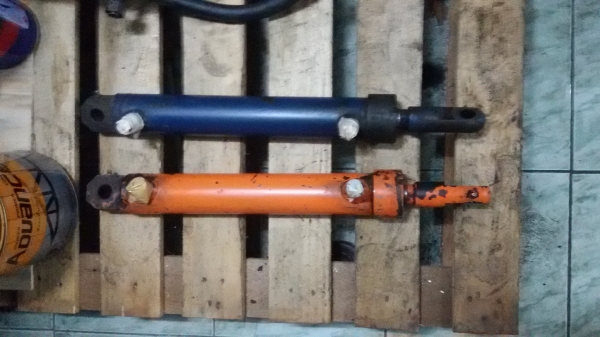 ขายกระปอกไฮโดรลิก 2ตัว