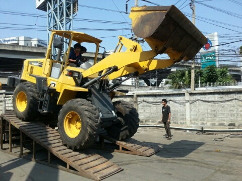 รถตักล้อยาง WA100-5