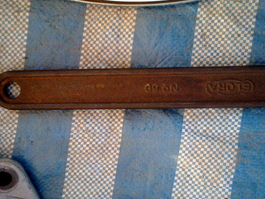 ประแจเลื่อนขนาด 18 นิ้ว ประแจเลื่อนขนาด 18 นิ้ว