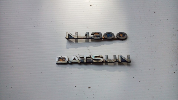 โลโก้ datsun 521