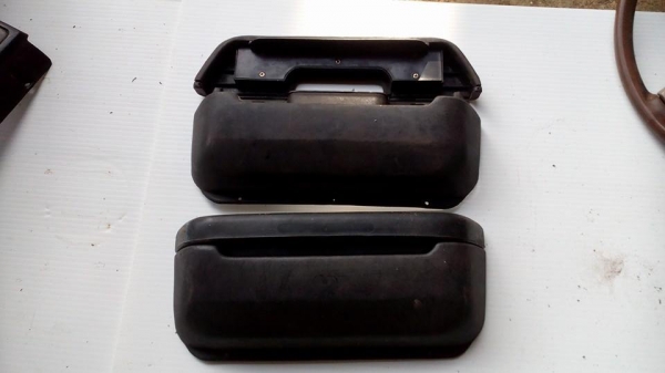 มือดึงประตู ใน มีช่องเก็บของ