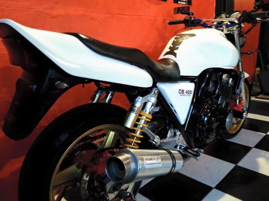 T&T BIKE RAMA2 ขายราคาเพียง 52500฿HONDA CB400 ปี93 เอกสารครบ สภาพสวยเครื่องดี การันตี อัตราการเร่งดี 180ลองมาแล้วรถ0ตรงดีปล่อยมือสบายๆระบบไฟติดครบทุกระบบสมบูรณ์ ไมล์ความเร็ว วัดรอบ ขึ้นครบปกติสีสวย T&T BIKE RAMA2 ขายราคาเพียง 52500฿HONDA CB400 ปี93 เอกสารครบ สภาพสวยเครื่องดี การันตี อัตราการเร่งดี 180ลองมาแล้วรถ0ตรงดีปล่อยมือสบายๆระบบไฟติดครบทุกระบบสมบูรณ์ ไมล์ความเร็ว วัดรอบ ขึ้นครบปกติสีสวย