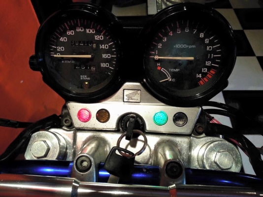 T&T BIKE RAMA2 ขายราคาเพียง 52500฿HONDA CB400 ปี93 เอกสารครบ สภาพสวยเครื่องดี การันตี อัตราการเร่งดี 180ลองมาแล้วรถ0ตรงดีปล่อยมือสบายๆระบบไฟติดครบทุกระบบสมบูรณ์ ไมล์ความเร็ว วัดรอบ ขึ้นครบปกติสีสวย T&T BIKE RAMA2 ขายราคาเพียง 52500฿HONDA CB400 ปี93 เอกสารครบ สภาพสวยเครื่องดี การันตี อัตราการเร่งดี 180ลองมาแล้วรถ0ตรงดีปล่อยมือสบายๆระบบไฟติดครบทุกระบบสมบูรณ์ ไมล์ความเร็ว วัดรอบ ขึ้นครบปกติสีสวย