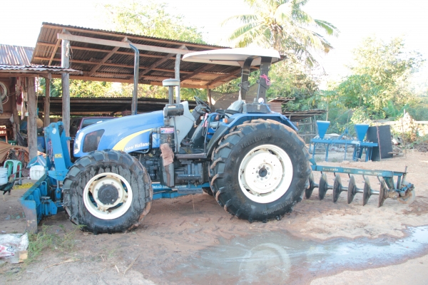 ขายรถไถ นิวฮอนแลนด์ 2เพลา รุ่นT5060 แรงม้า106แรง รถห้างเดิมๆใช้งานแค่2,xxx ชั่วโมงขาย1,025,000 บาท