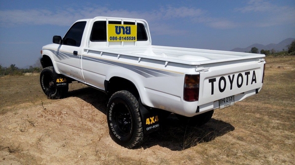 โตโยต้า วางคาน LN-106 สวยมาก พร้อมใช้ โตโยต้า วางคาน LN-106 สวยมาก พร้อมใช้