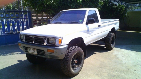 โตโยต้า วางคาน LN-106 สวยมาก พร้อมใช้ โตโยต้า วางคาน LN-106 สวยมาก พร้อมใช้