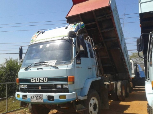 ขายดั้ม10ล้อ2เพลา ISUZU ROCKY นางฟ้า240 กระบะดั้มสามมิตร พ.เพาเวอร์ เบรกทิฟฟี่  ภายในสวย แอร์เย็น เครื่องดี คัชซีสวย มีระบบลำโพงลากลูก สภาพพร้อมใช้งาน เอกสารพร้อมโอน จัดไฟแนนซ์ได้ เงื่อนไขง่ายๆวันเดียวรับรถ สนใจโทร 090-8588220คุณนะ ID:narong498 หรือ www.t