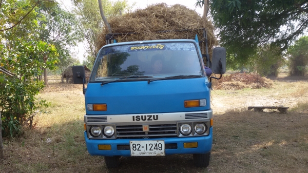 ขายด่วนสี่ล้อกลางอิซูซุ 88 แรง