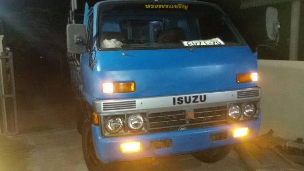ขายด่วนสี่ล้อกลางอิซูซุ 88 แรง