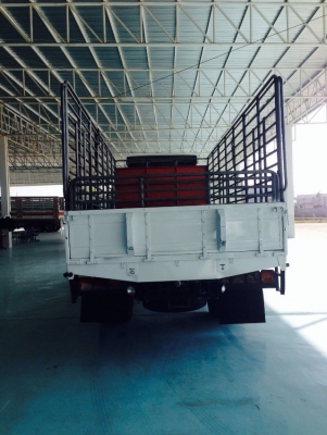 ขาย ISUZU 6ล้อ 210 ปี 55 คอกสวย ยาว5.50 M. ยอดจัด 7-8 แสน ตัดสดคุยได้  หยก086-2405885