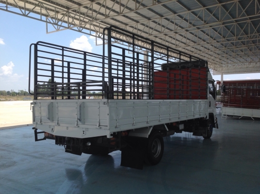 ขาย ISUZU 6ล้อ 210 ปี 55 คอกสวย ยาว5.50 M. ยอดจัด 7-8 แสน ตัดสดคุยได้  หยก086-2405885