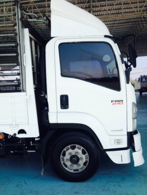 ขาย ISUZU 6ล้อ 210 ปี 55 คอกสวย ยาว5.50 M. ยอดจัด 7-8 แสน ตัดสดคุยได้  หยก086-2405885