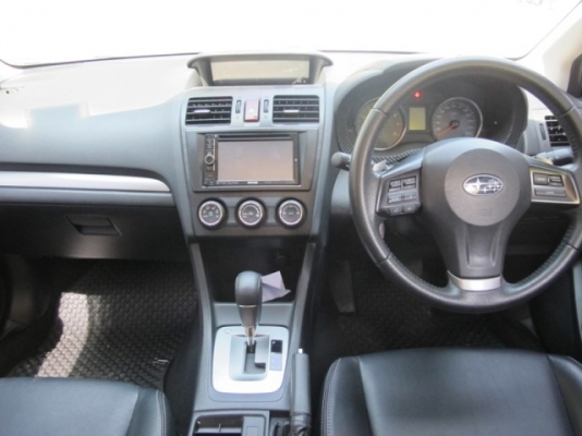 SUBARU XV 2.0i AWD สีดำ