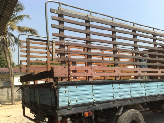 ขายคอกไม้ ขนาด ยาว 5.5 สูง 1.8 เมตร เหลือ 1 ชุดครับ