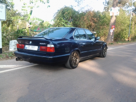 BMW 520I บิ๊กโน้ส วางเครื่อง 2J กินแก้สแล้ว แม็ก18 เบาะปรับไฟฟ้า กระจกไฟฟ้าใช้ได้ทุกบาน เซ็นทรัลล็อคทำงานปกติ