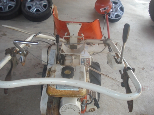 ขายรถเกี่ยวข้าวเดินตาม