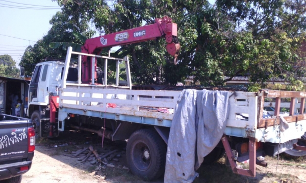 ขายด่วน รถหกล้อ เครน ISUZU ROCKY เครน 5 ตัน