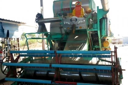 ขายรถเกี่ยวข้าวไทยเจริญแท้  ราคา1150000บาท