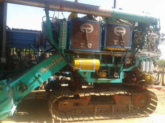 ขายรถเกี่ยวข้าวไทยเจริญแท้  ราคา1150000บาท