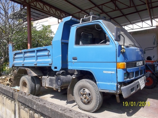 ขาย6ดั้มกระป๋องอีซูสุ NKR  110แรง เอกสารพร้อมโอน