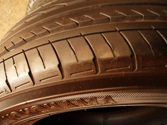 ยางโยโกฮาม่า195-60-R15กลางปี13ดอกหนามาก90\%