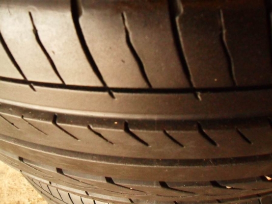 ยางโยโกฮาม่า195-60-R15กลางปี13ดอกหนามาก90\% ยางโยโกฮาม่า195-60-R15กลางปี13ดอกหนามาก90\%