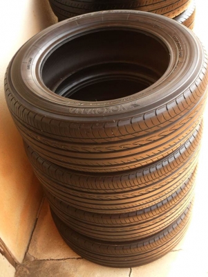 ยางโยโกฮาม่า195-60-R15กลางปี13ดอกหนามาก90\% ยางโยโกฮาม่า195-60-R15กลางปี13ดอกหนามาก90\%