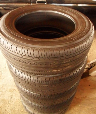 ยางโยโกฮาม่า195-60-R15กลางปี13ดอกหนามาก90\% ยางโยโกฮาม่า195-60-R15กลางปี13ดอกหนามาก90\%