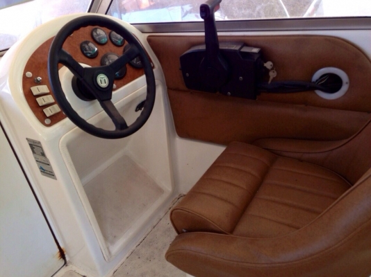 ขายเรือเร็ว สภาพเหมือนใหม่พร้อมใช้งาน เครื่องMercury 60แรงมีเล่มทะเบียนเจ้าของขายเอง