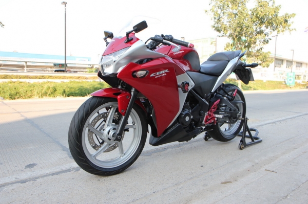 ขาย HONDA CBR250 ABS รุ่นปี 2012  ทะเบียนพร้อมโอน พร้อมของแต่ง