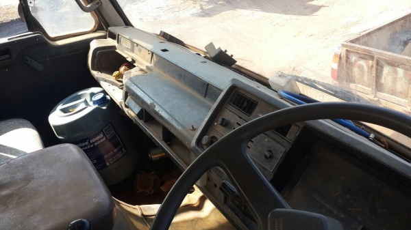 ขายรถโม่ปูน NISSAN UD โม่ตรง7คิว คัชซีCW430H เครื่อง230แรง ปี40 เครื่องดี คัชซีดี ระบบโม่ทำงานดี สภาพพร้อมใช้ เอกสารพร้อมโอน จัดไฟแนนซ์ได้ เงื่อนไขง่ายๆวันเดียวรับรถ สนใจโทร 090-8588220คุณนะ ID:narong498 หรือ www.truck.in.th/498 หรือfb:ณรงค์ ซื้อขายรถมือส