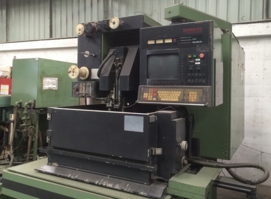 ขายเครื่อง WIRE CUT SODICK MODEL A500 MARK 21 ขนาดใหญ่ ตัดงานได้ 500x450 มม. ใช้งานได้ดีปกติ คุมค่างานละเอียดได้ดี 0.005-0.010 มม. ได้สบาย แบบตัดใต้น้ำ ขายไม่แพงครับ พร้อมใช้งาน ติดต่อได้ เล็ก 086-3237681 ครับ