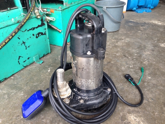 ขายไดโว่ดูดน้ำ mitsubishi 1/3HP. 220V ไฟบ้าน สภาพดีวิ่งนิ่ม เปลี่ยนสายไฟให้ใหม่ มีลูกลอยอัตโนมัติ พร้อมใช้งาน