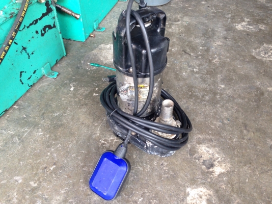 ขายไดโว่ดูดน้ำ mitsubishi 1/3HP. 220V ไฟบ้าน สภาพดีวิ่งนิ่ม เปลี่ยนสายไฟให้ใหม่ มีลูกลอยอัตโนมัติ พร้อมใช้งาน